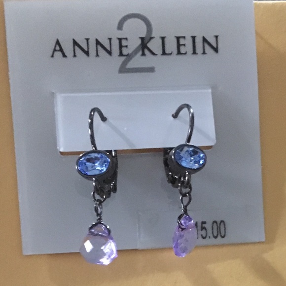 Earrings!! New - Picture 2 of 3